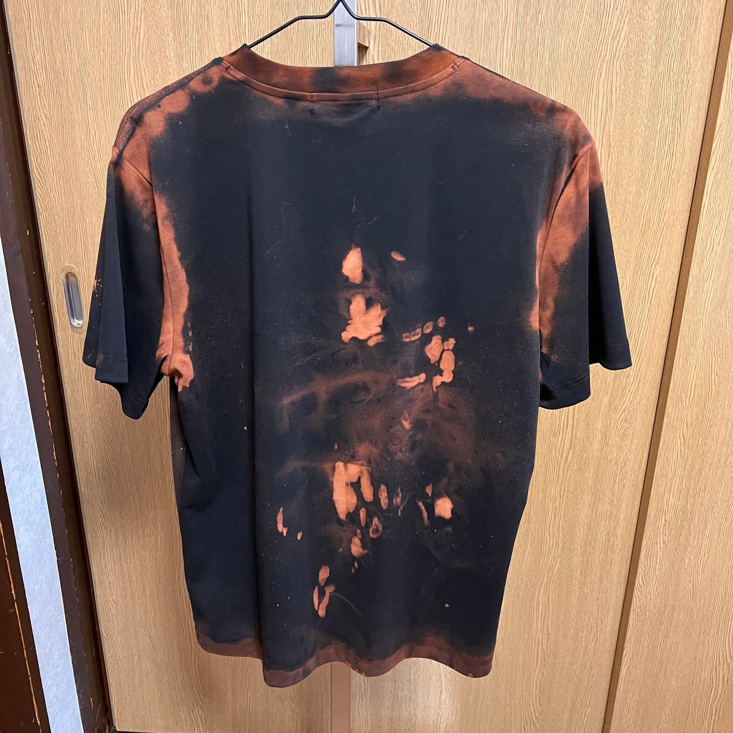 Bleached silhouette tee 04