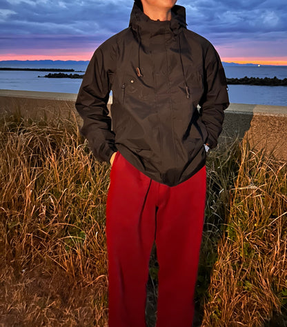 撥水機能付き / ナイロンジャケット（ユニセックス）
マウンテンパーカー　一点物