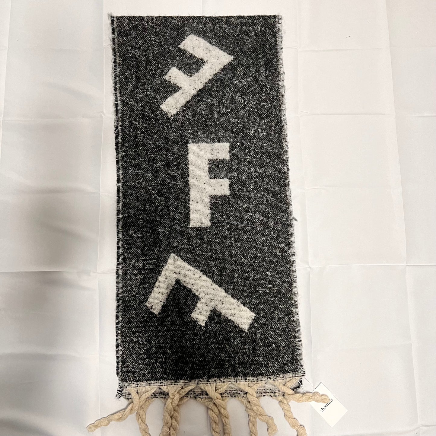 ニットマフラー　両面FF柄デザイン