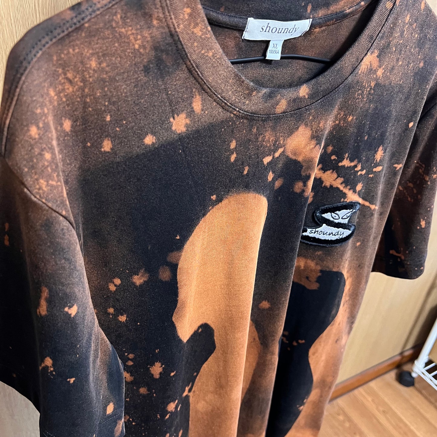 Bleached silhouette tee 03