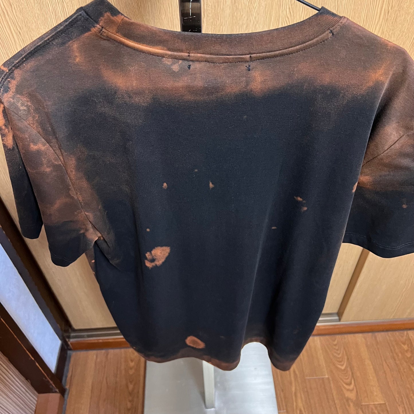 Bleached silhouette tee 03