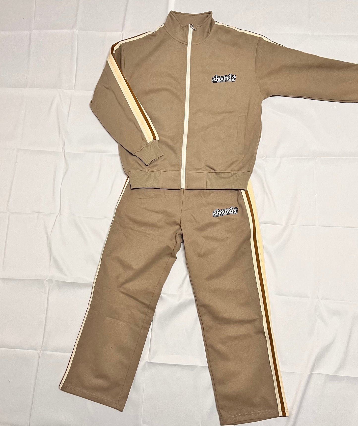 ジャージセットアップ shoundymodel カラー.カーキ　ver.ロゴホワイト