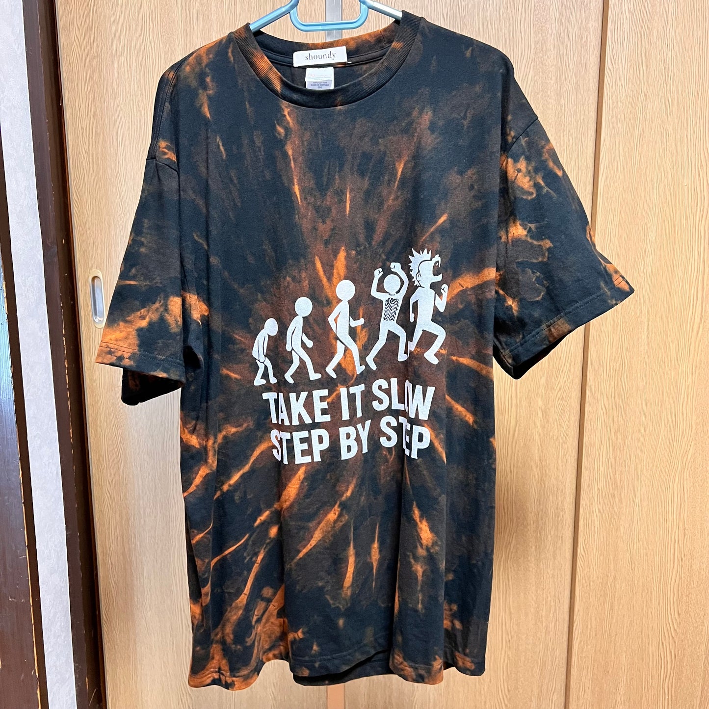 「ゆっくりでいい、前に進め」tシャツ　一点物