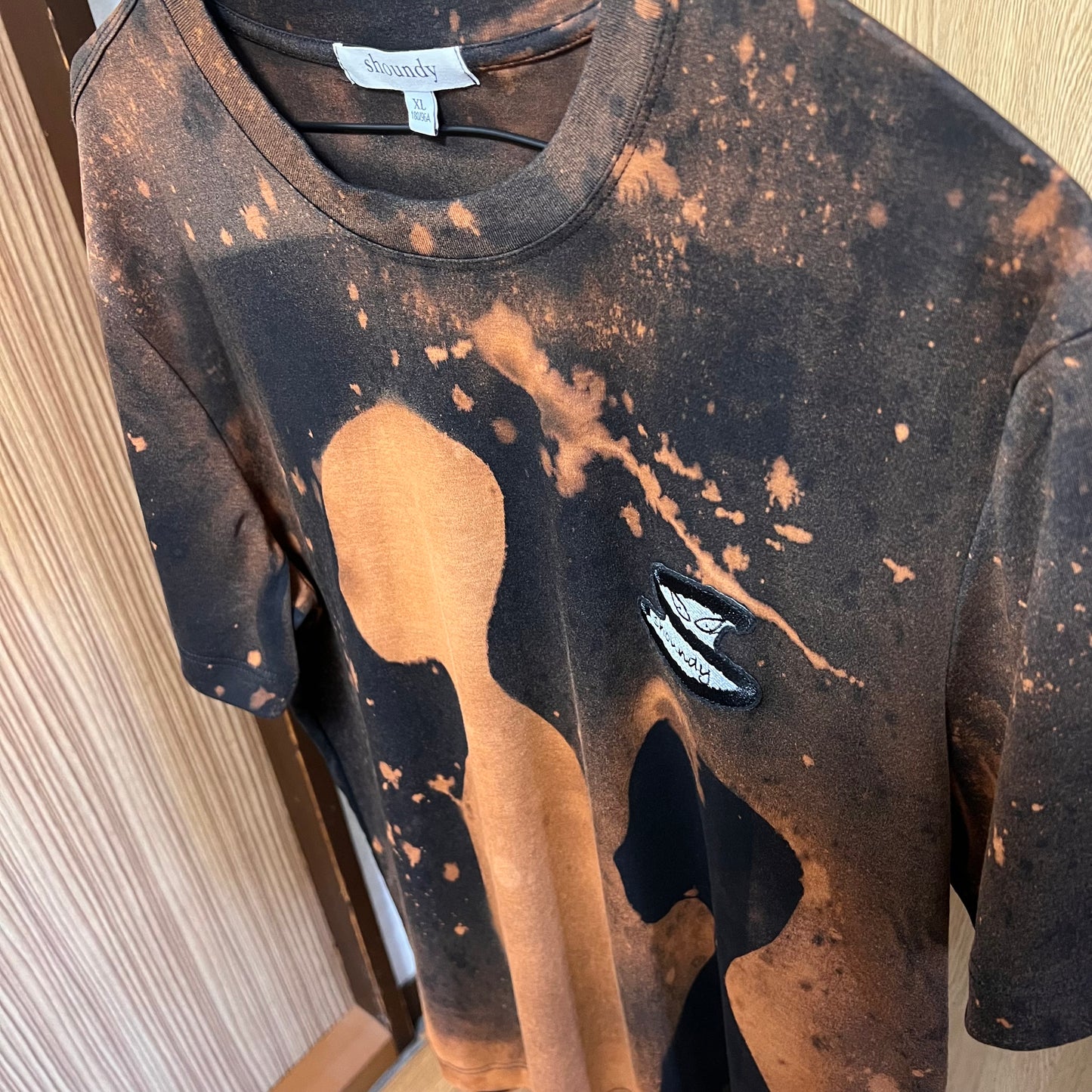 Bleached silhouette tee 03