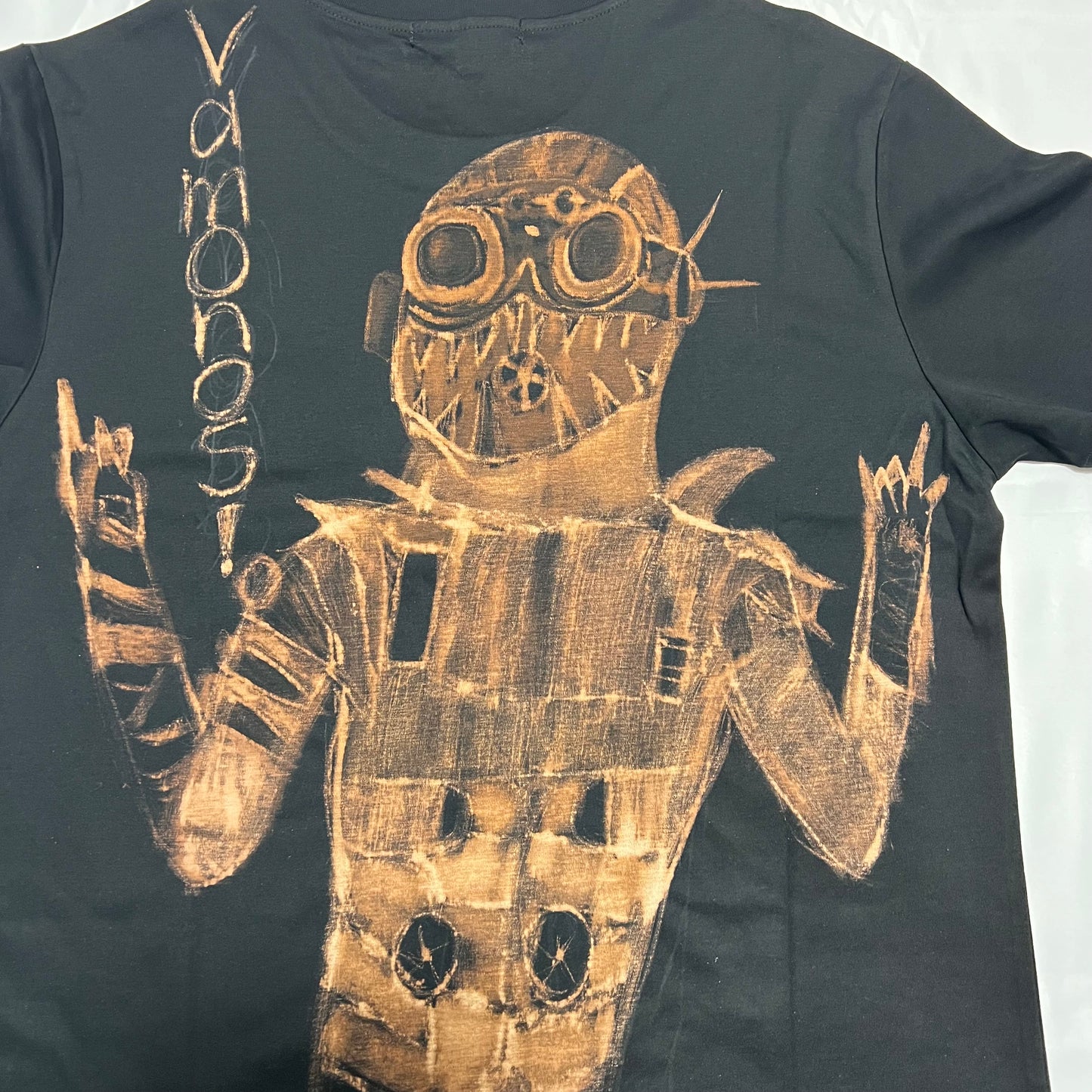 スピードマスクキャラクター アートTシャツ〈一点物〉