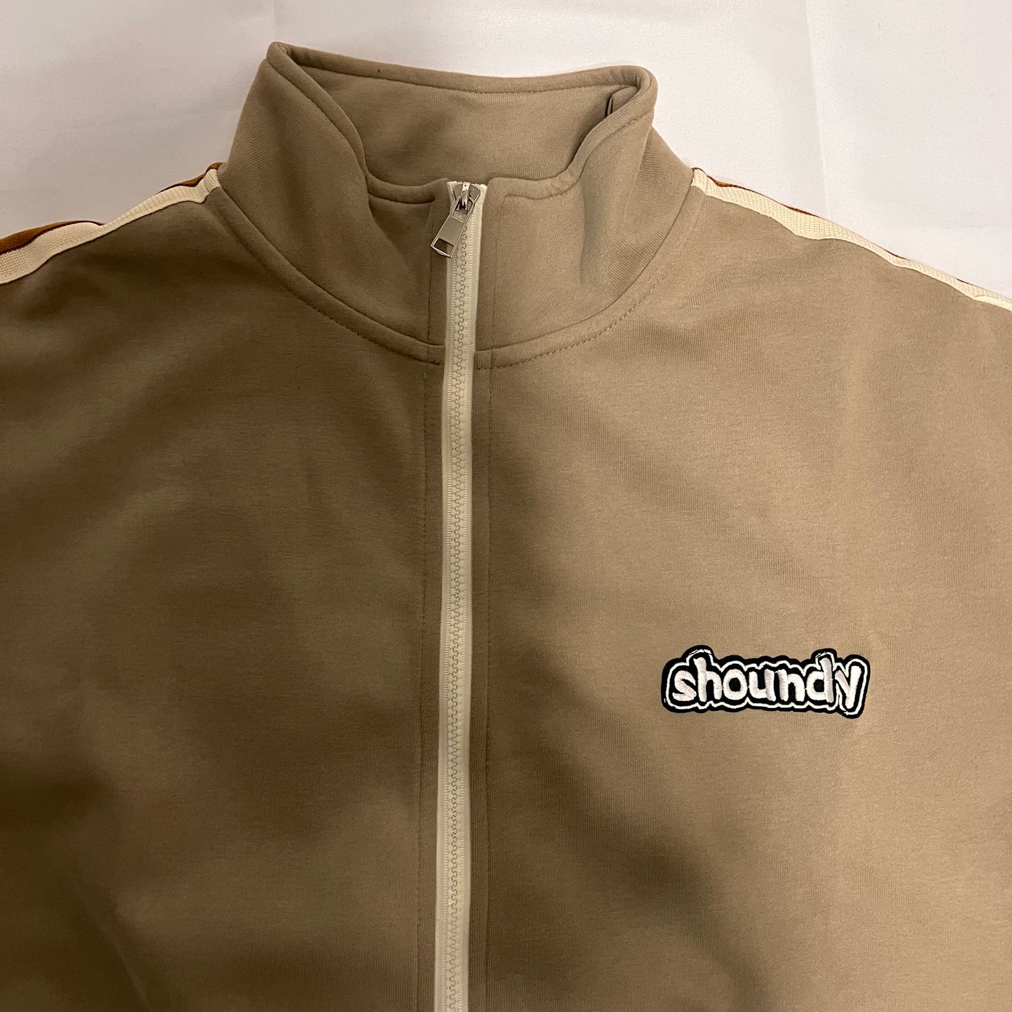 ジャージセットアップ shoundymodel カラー.カーキ　ver.ロゴホワイト