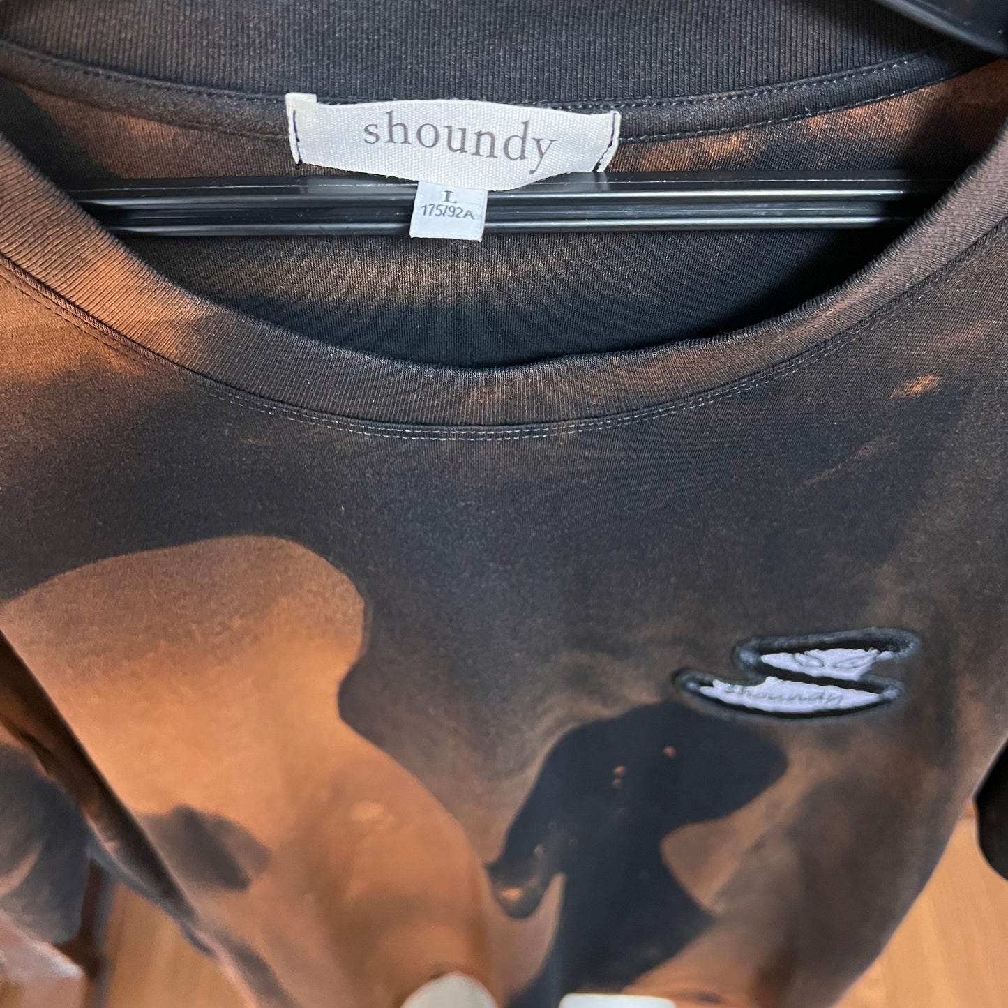 Bleached silhouette tee 01